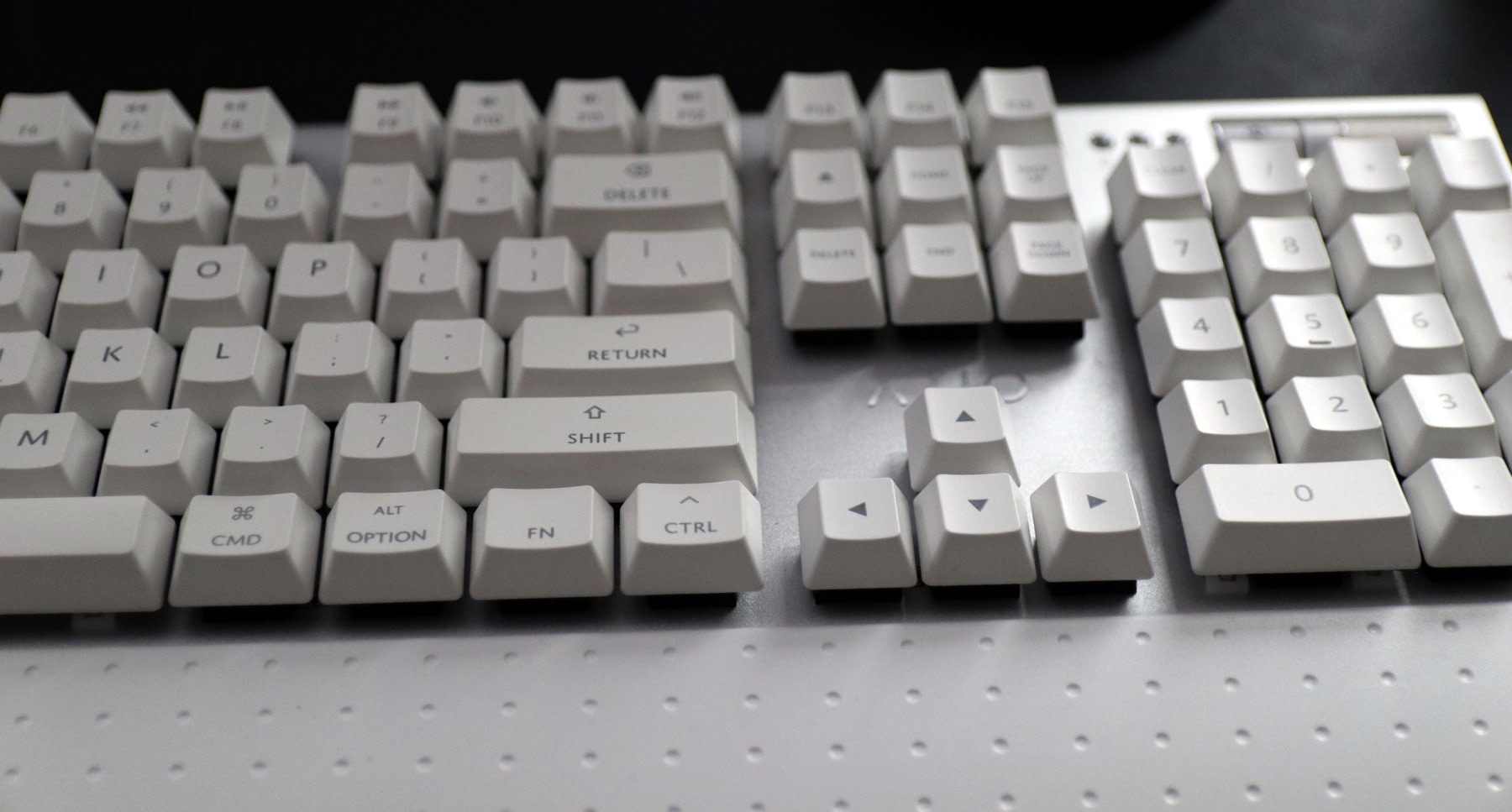 6 Best Mac Keyboards That Money Can Buy; Compared & Tested